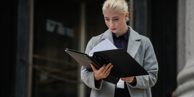 How to Switch Careers Successfully: Steps and Stories from Industry Experts