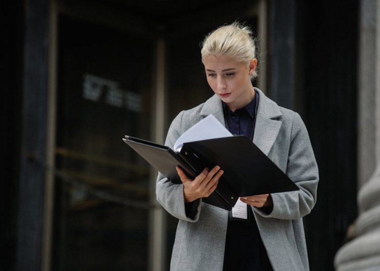 How to Switch Careers Successfully: Steps and Stories from Industry Experts