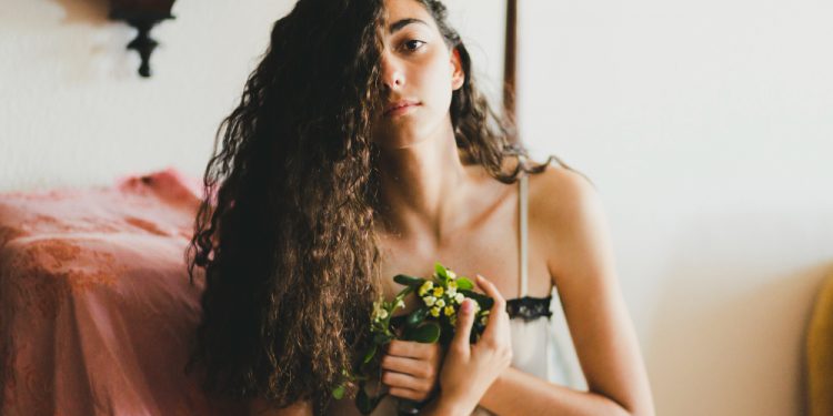 How Can I Make My Curly Hair Naturally Curly?