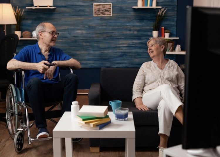 Why Hiring Live-In Caregivers for Seniors Beats Nursing Homes in Quality of Life